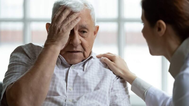 Scoperto un gene chiave nell’Alzheimer spontaneo: nuova molecola sperimentale rallenta la malattia nei topi
