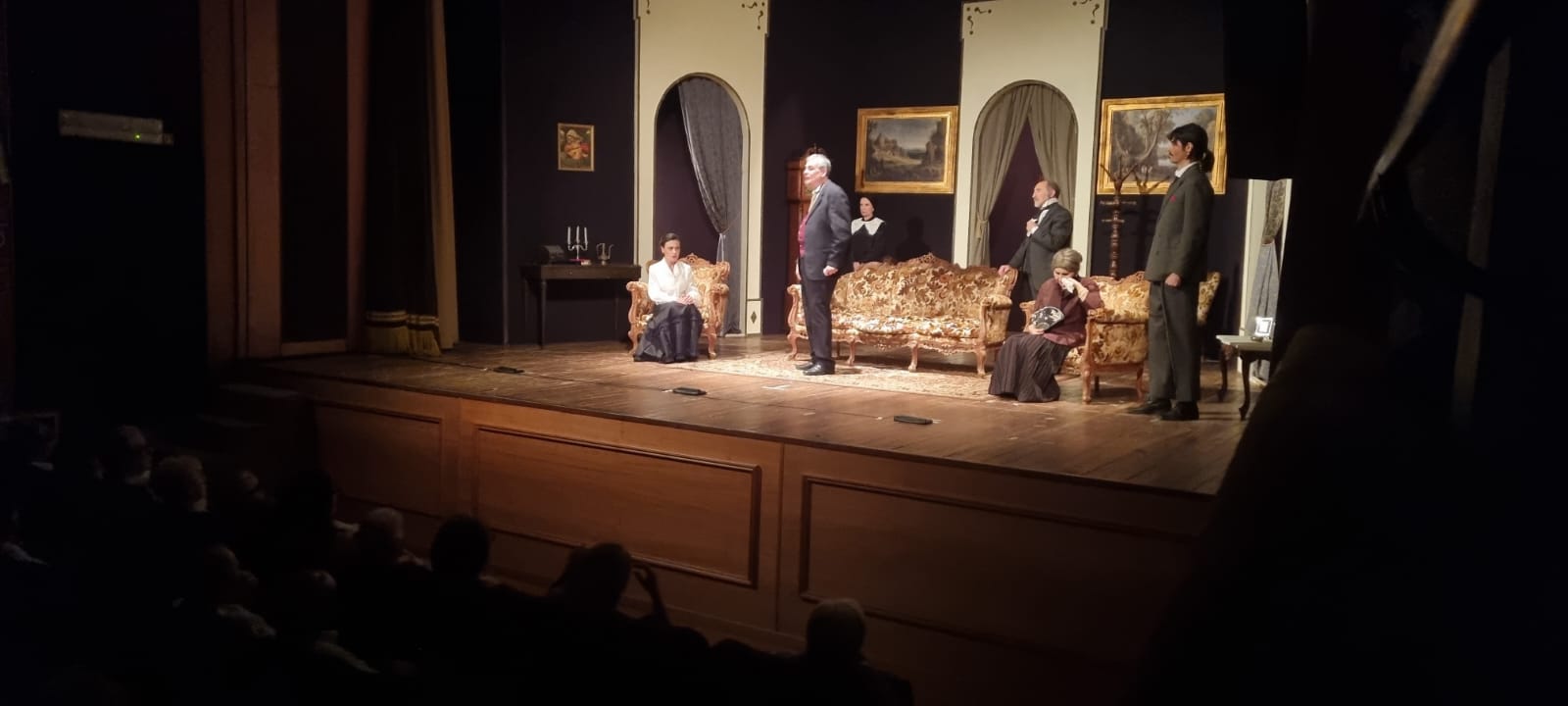 Piazza Armerina – Turi e Federica Amore brillano ne “Il berretto a sonagli”, suggellando una stagione di altissimo livello