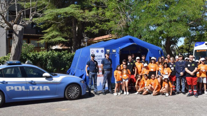 Polizia e giovani volontari a confronto: una lezione di civiltà a Piazza Armerina