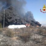 Ieri un Incendio ad Aidone nella zona industriale. Una discarica prende fuoco.