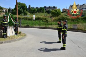 Saluto al Comandante Carrolo: I Vigili del Fuoco di Enna si congedano da un leader