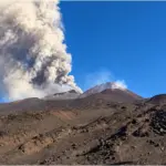 Etna in eruzione e voli sospesi a Catania, treni potenziati tra Palermo e il centro etneo