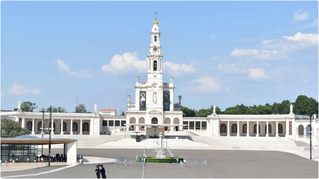 fatima portugal 1300 webp