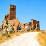 Enna – L’impegno del teatro per salvare il castello di Gresti dal degrado