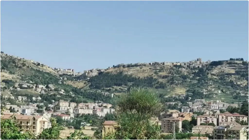 Mobilità a Enna: il piano per collegare la città alla nuova stazione